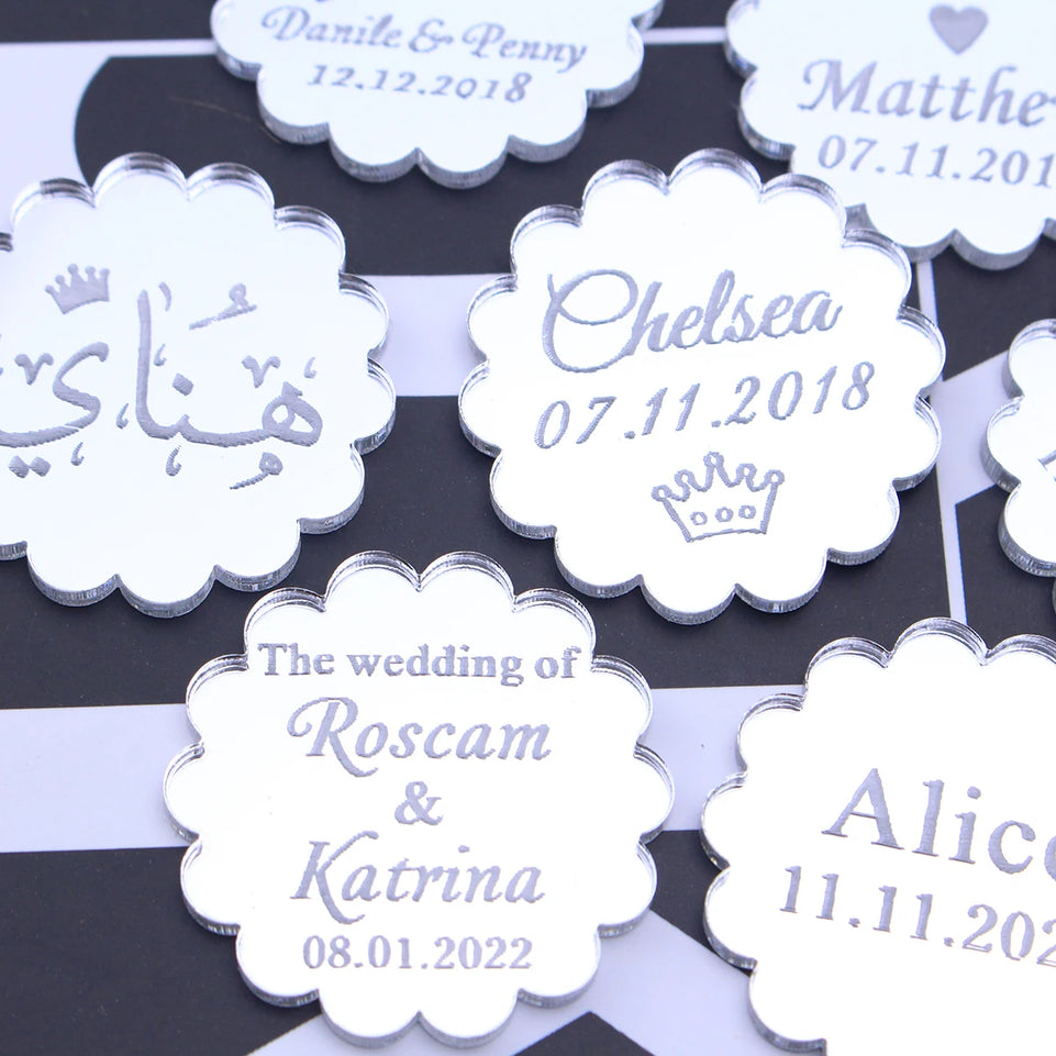 30Pcs Personalized Wavy Round Acrylic Labels Custom Engraved Baby Names Baptism Wedding Party Table Decor Favors Mi Bautizo Gift